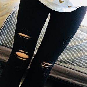 Black ripped jegging